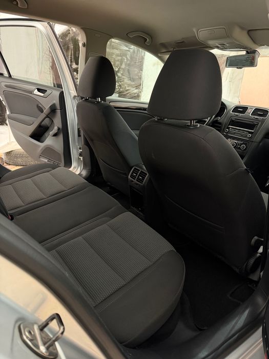 Golf 6 - R-line - 1.6 tdi - 105 CP - 2013 - Pilot automat - Clima - Comenzi pe volan/vocale - Incalzire in scaune