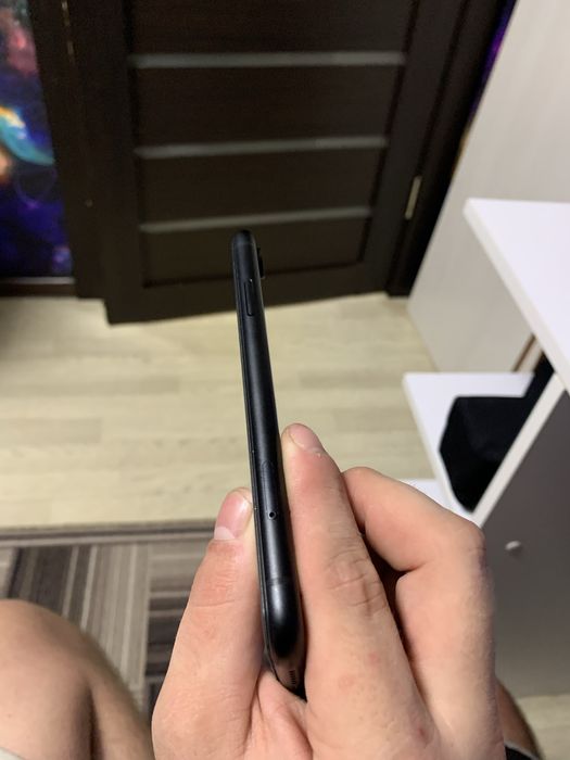 Продам айфон хр