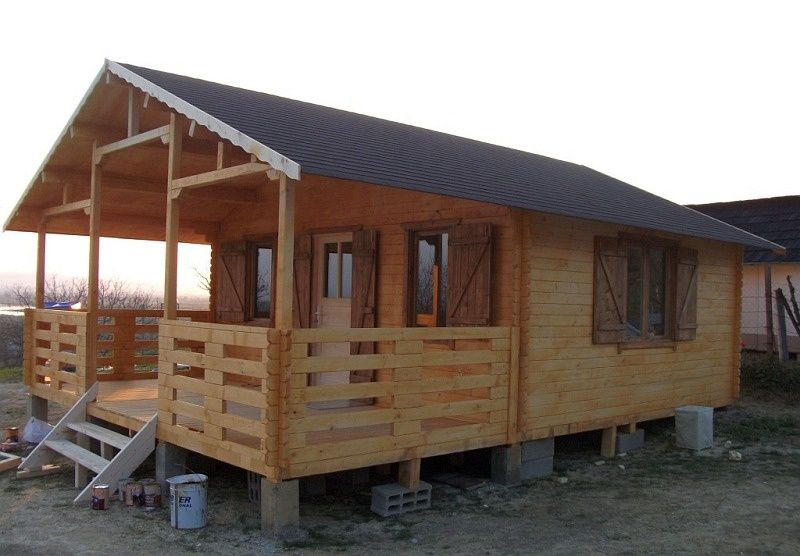 Vând și construiesc căsuțe din lemn