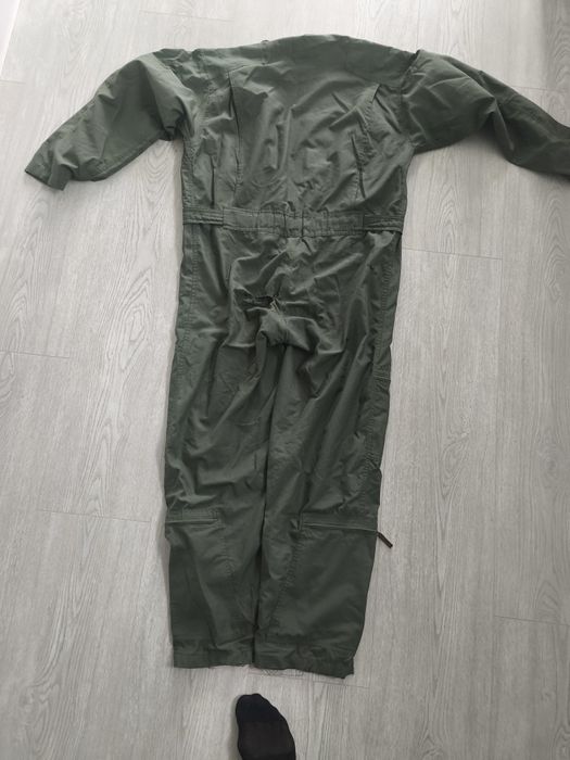 Costum pilot cu defecte