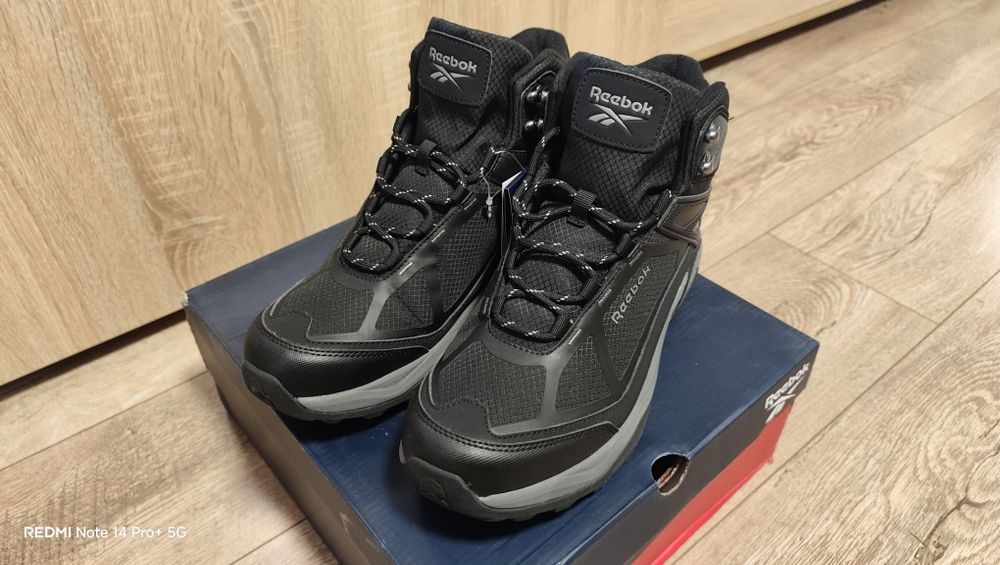 Зимни водоустойчиви боти Reebok