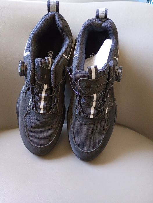 Adidas De Lucru Cu Buton Rotativ Marime 42