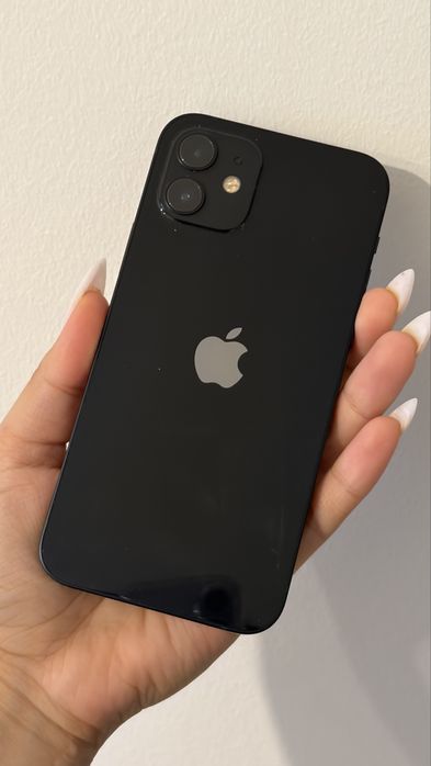 Продаем 2 телефона iphone 12