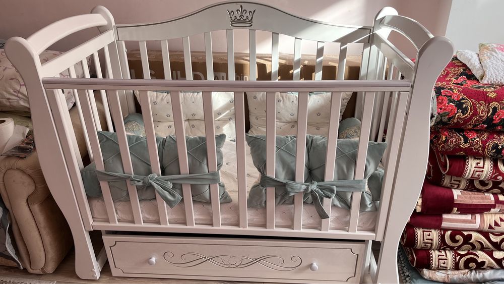 Новая кроватка детская белая