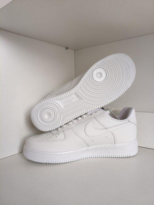 Air Force 1 triple white