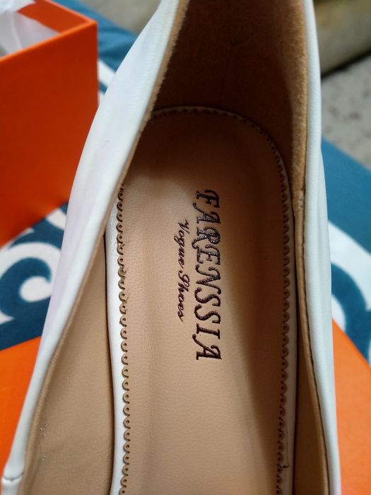 белые туфли продам