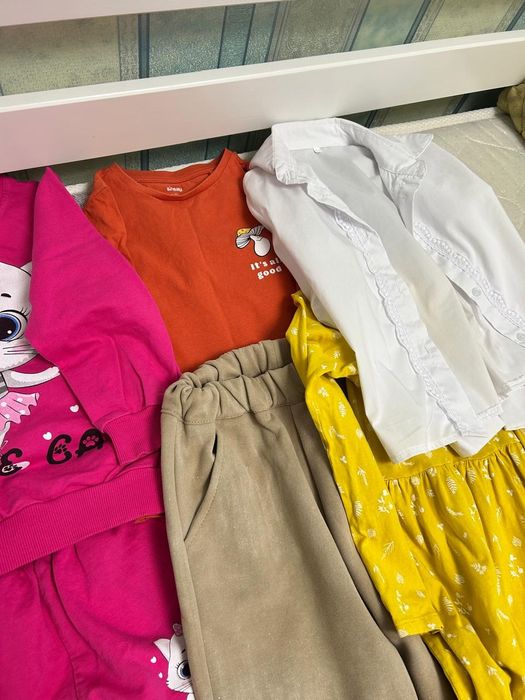 Продам вещи на девочку 5-6 лет