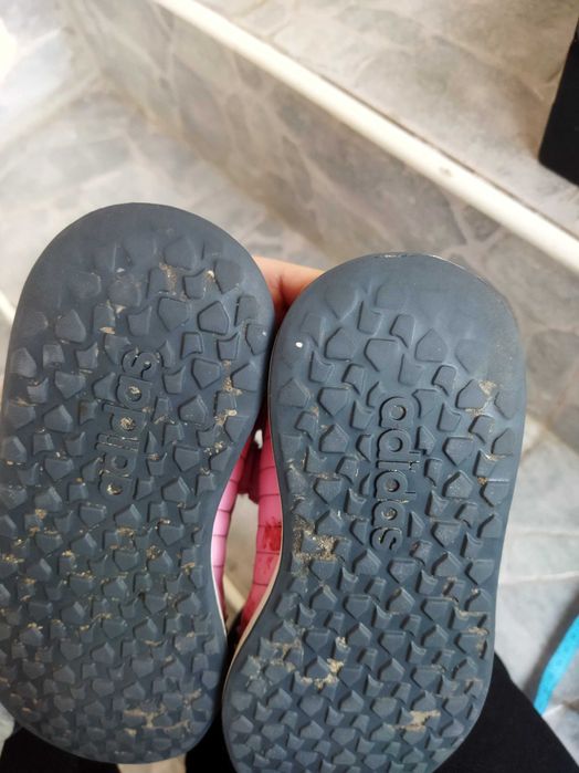 Маратонки адидас 29-15 лв и 31-20 лв