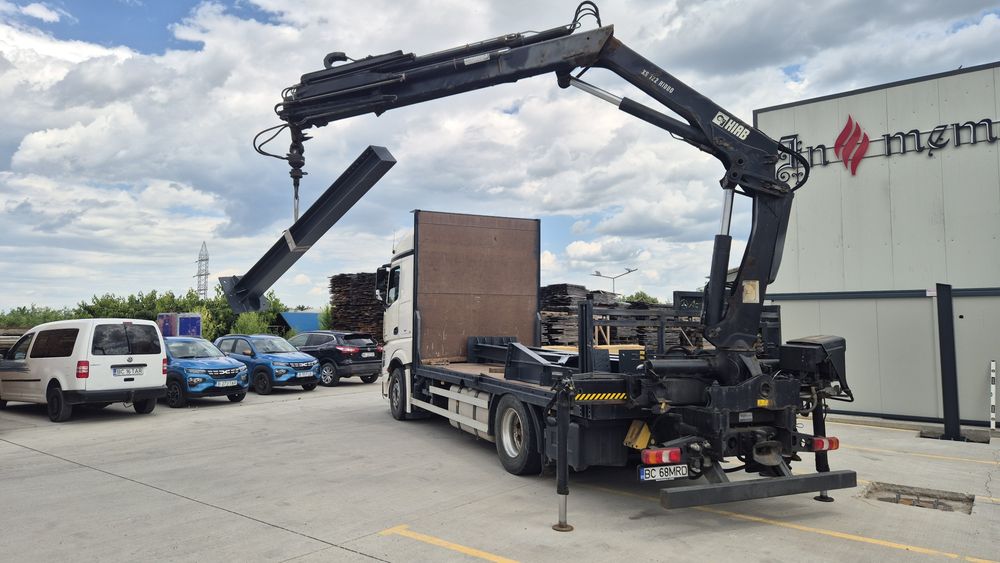 Camion Mercedes Actros cu macara Hiab