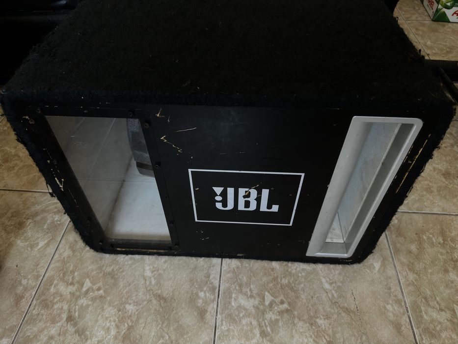 Subwoofer JBL GTO1204BP DEFECT