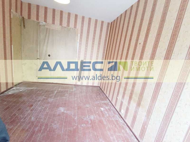 Продава се Тристаен апартамент в София, Център - 55 кв.м за 4521 €/кв.м - Снимка #4