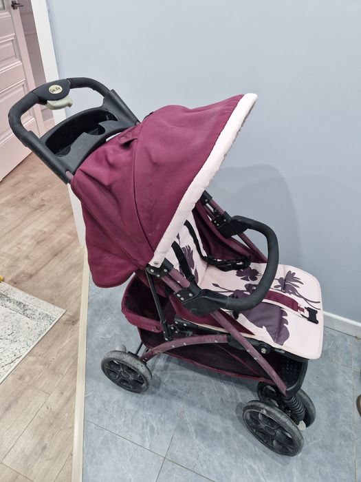 Балалар коляскасы.