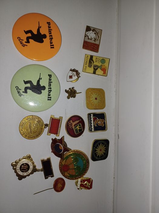 Значки за добавяне в колекция.