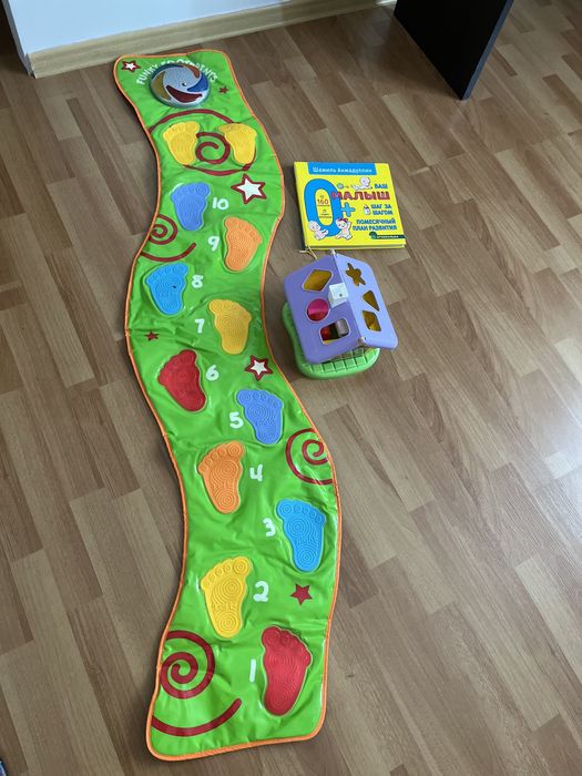 Продам музыкальную дорожку, сортер и книгу для малыша