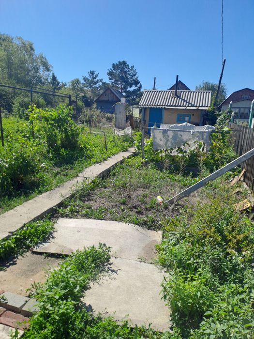 Продам дачу . Участок 6 соток .