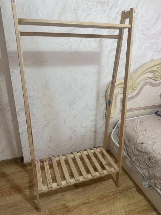 Продам Вешалка напольная