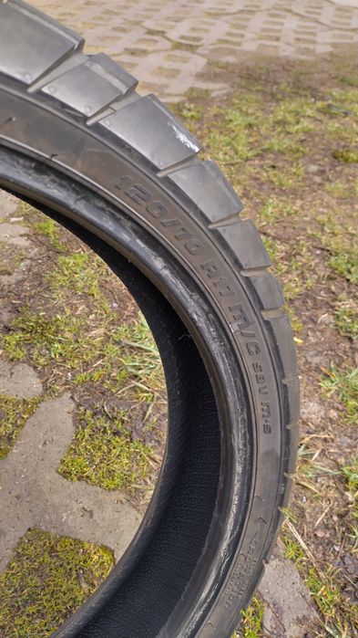 Продавам гума за мотор 120/70/17  Metzelerr