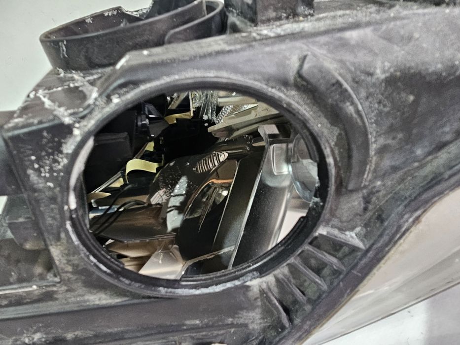 Far stanga xenon Ford Focus 3 dupa 2012 cod BM51-13D155-AJ