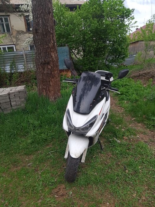 Продам скутер макси 150 в хорошем состоянии