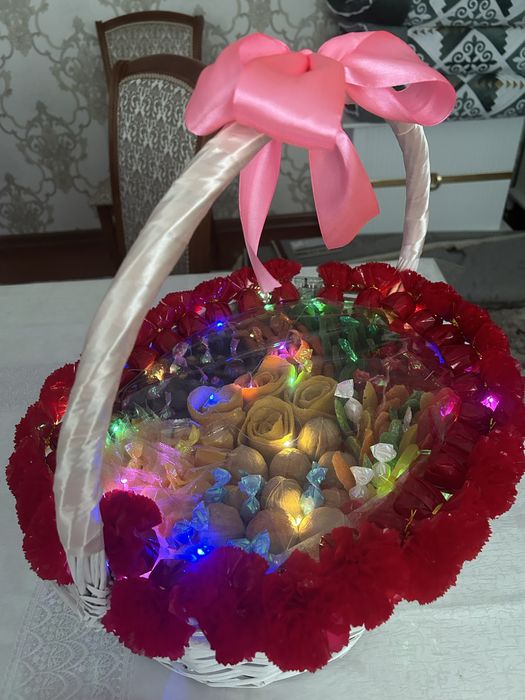 Продам корзину с сухофруктами