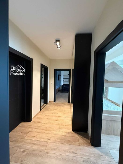 Просторен тристаен апартамент за наем в ТОП ЦЕНТЪР