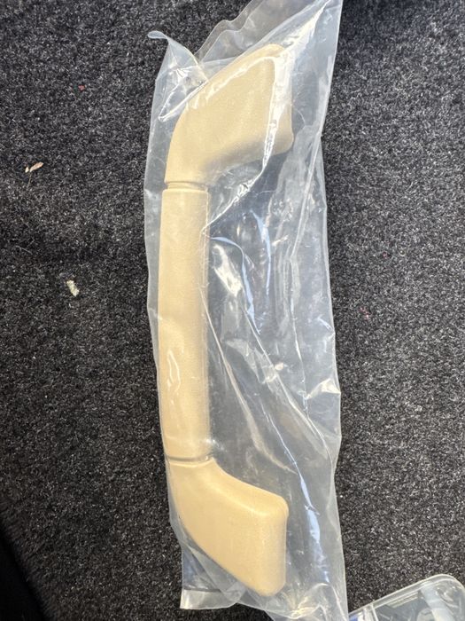 Ручка потолочная камри 40