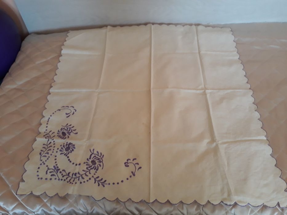 Каренца с бродерия от преди 70 години 3 броя за 10 лева