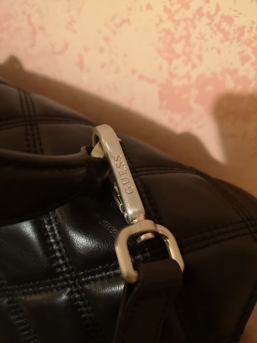Дамска чанта Guess