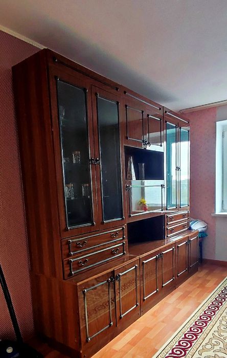 Стенный гарнитур б/у очень в хорошем состоянии!