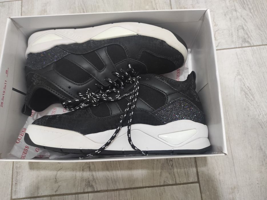 Дамски маратонки Guess