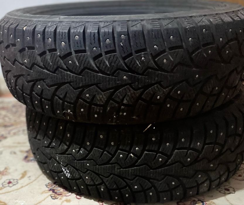 Шины зимние с шипами 1 год ездил б/у