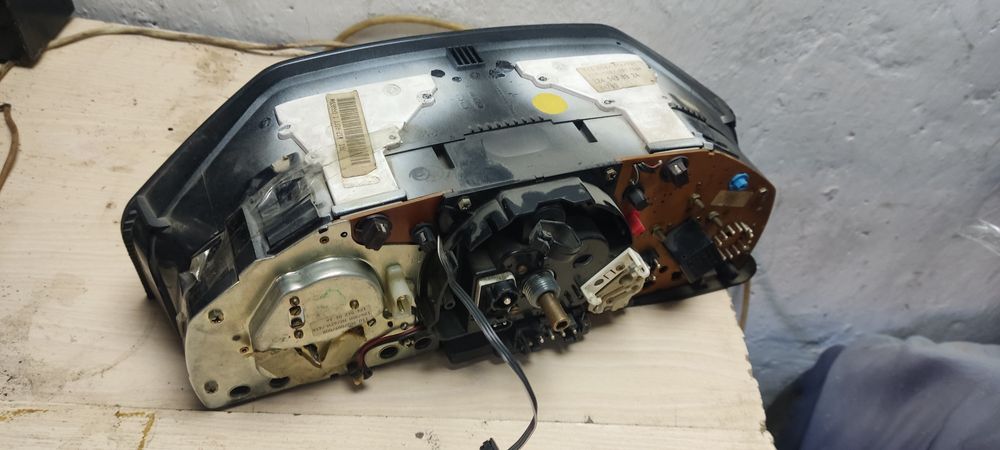 В разборе мерс W124