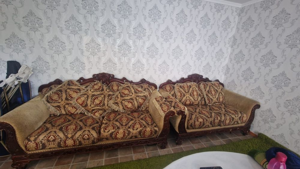 Продам срочно диван тройка