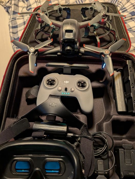 DJI FPV cu 3 acumulatori