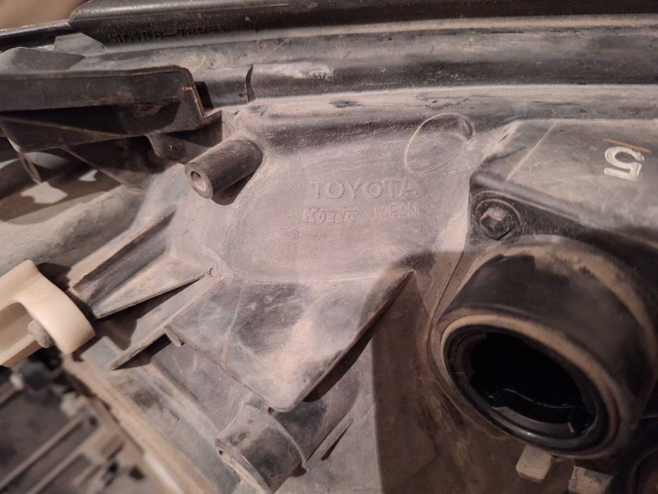 фара передняя левая Land Cruiser 200