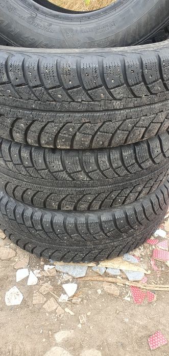 Срочно продам комплект шин