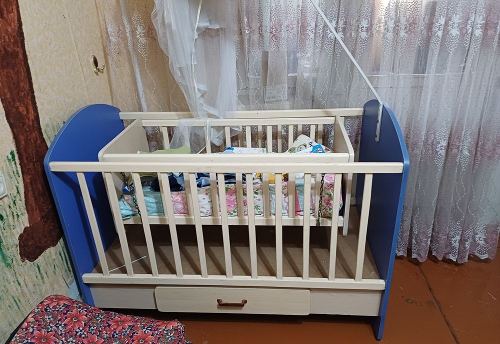 Зудлик билан детский кровать сотилади