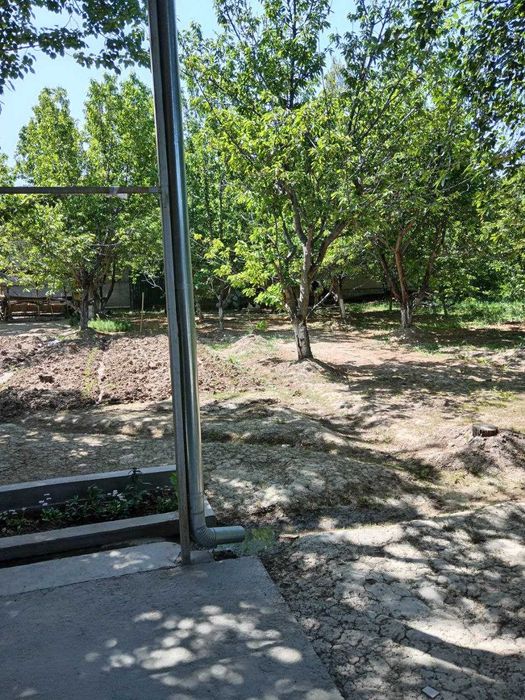 Yer sotiladi parkentda kadastr bor