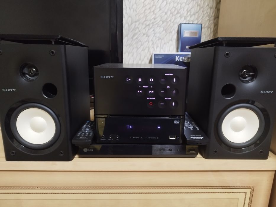 Музыкальный центр Сони