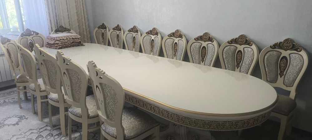 Стол со стульями, гостиный 350 тысяч