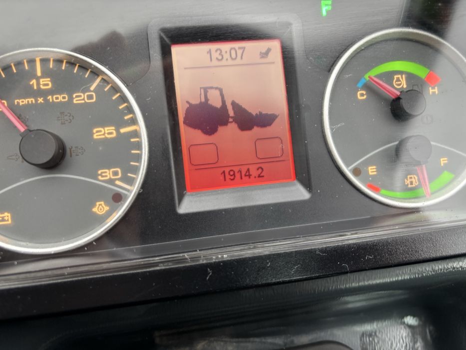 Incarcator frontal Hitachi