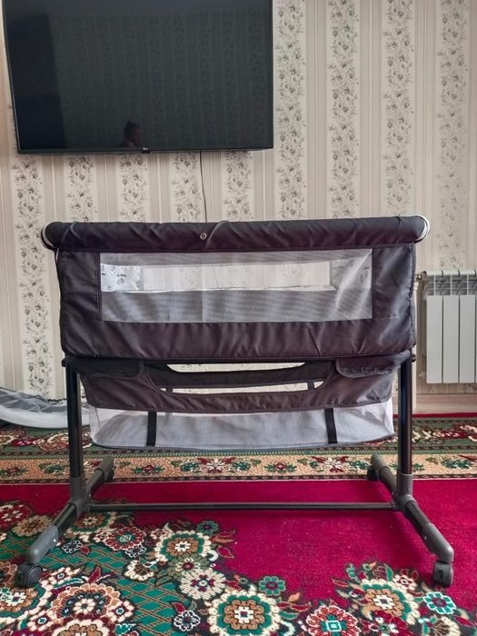 Продам новый манеж-кровать