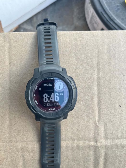 Часовник Garmin Instinct 2