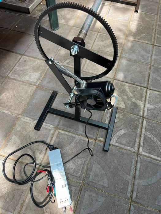 Rotisor Electric cu sursa de alimentare continua