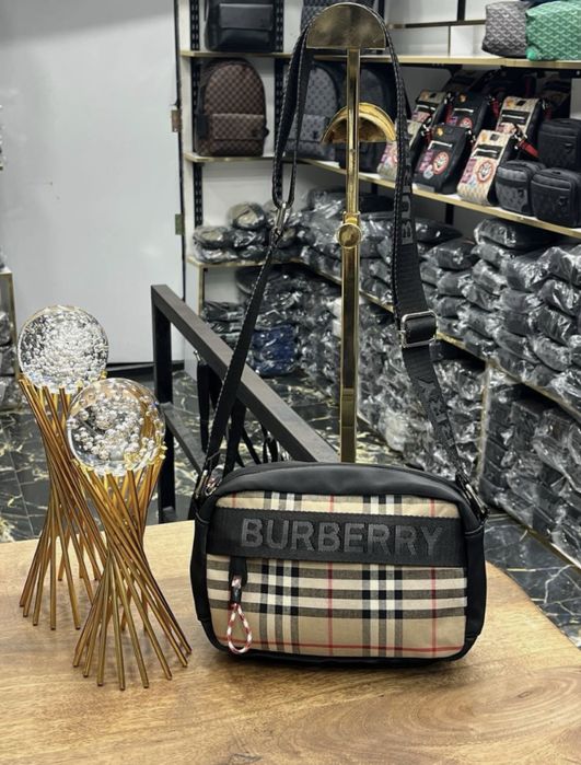 Burberry чанта през рамо; Crossbody; Burberry