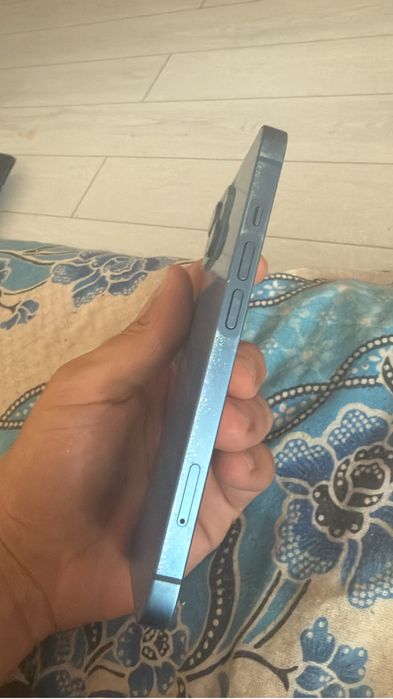 Vand Iphone 13 sau schimb