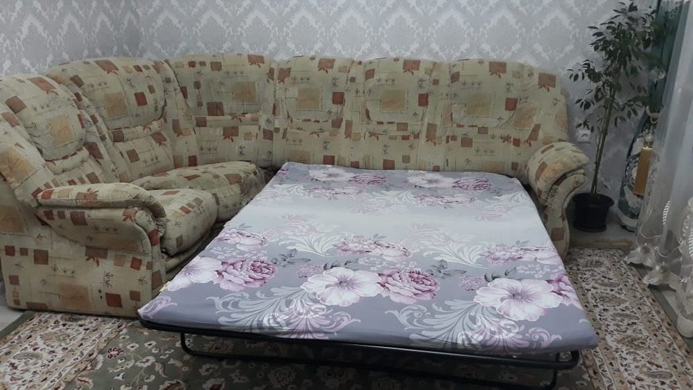 Диван и одно кресло