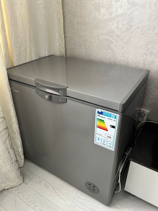 Продам морозильную камеру