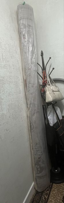 Продам ковер разм 2,5 на 4