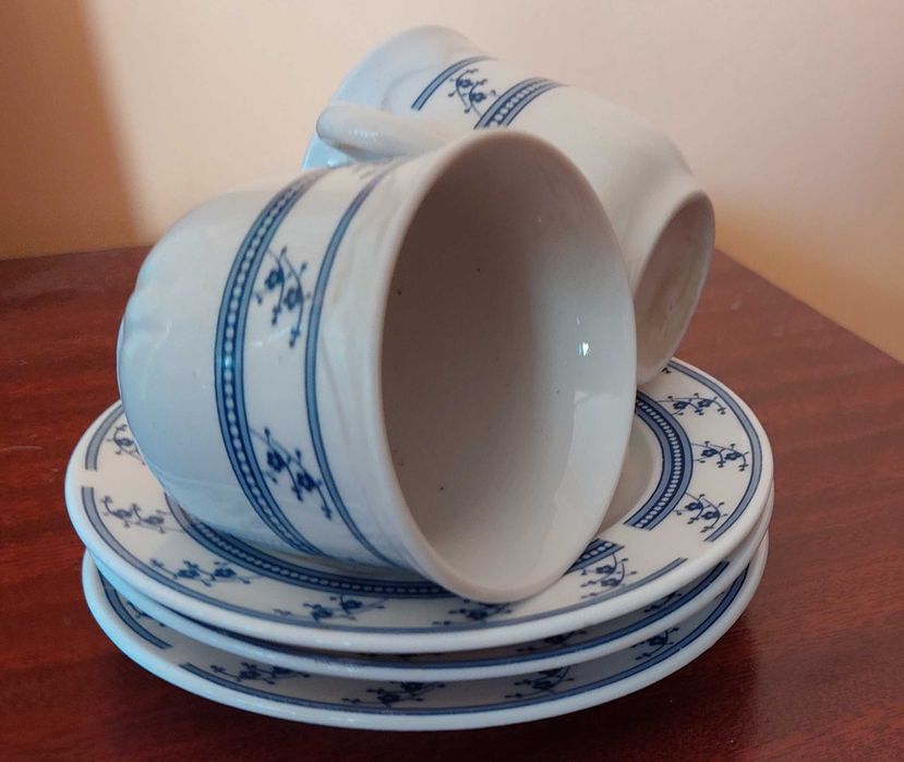 Стари порцеланови чаши за кафе 2 броя за 10 лв.